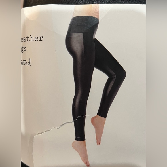 NWT Women's Faux Leather Black Leggings -  L - Picture 3 of 6